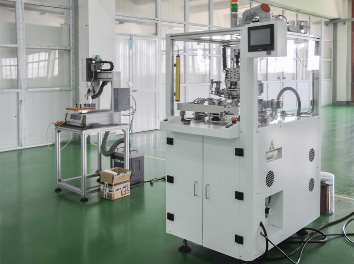 全自動(dòng)繞線(xiàn)機(jī)及焊接機(jī)器人